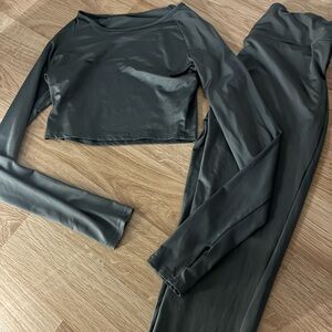 Dark Gray Long Sleeve Crop Top and Leggings Set